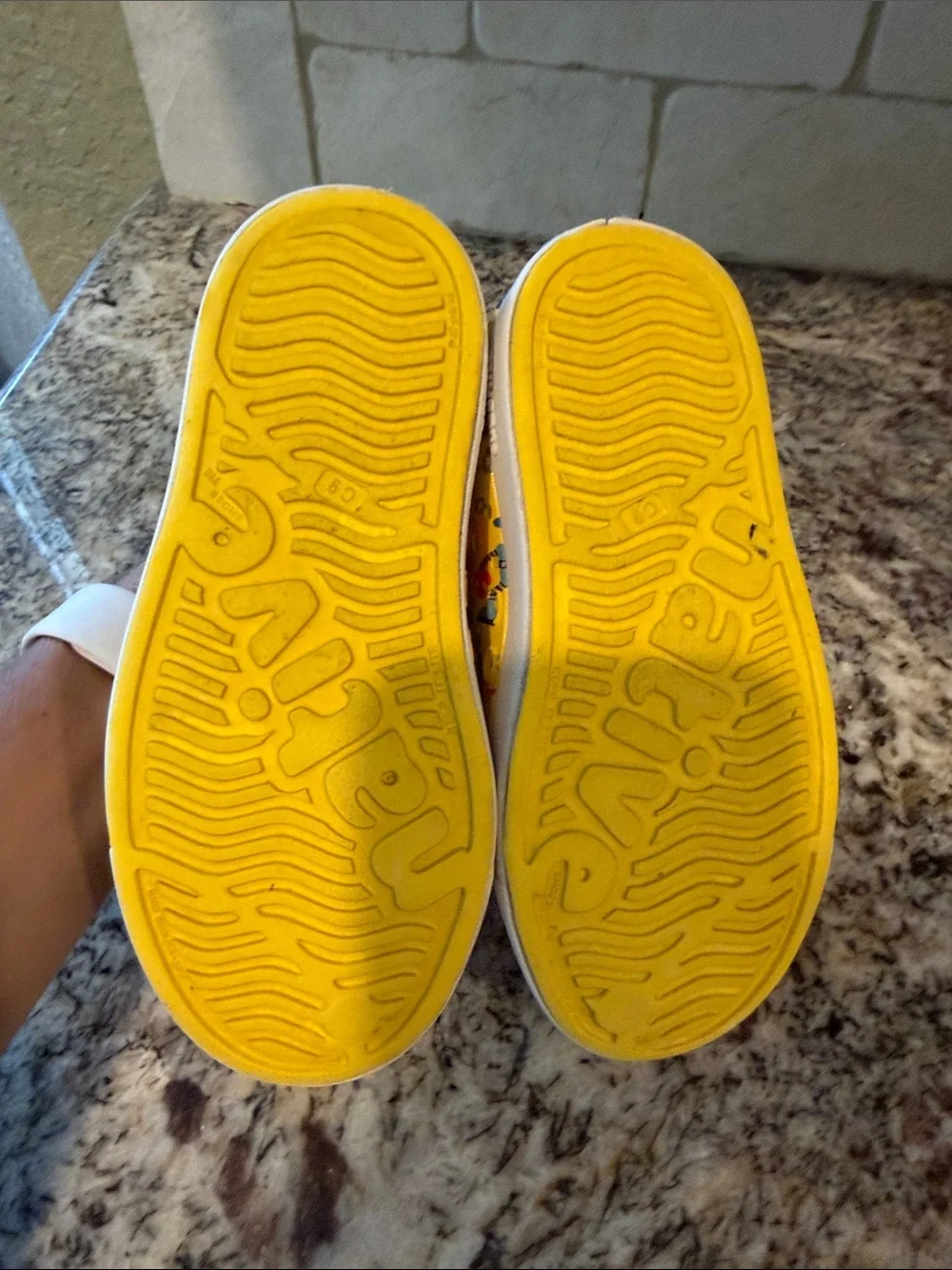 Native Jefferson Sugarlite Crayon Yellow/White/Victoria Robuddies C9
